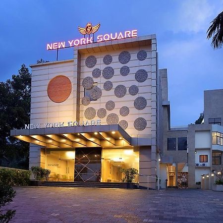 Hotel New York Square กัตตะยัม ภายนอก รูปภาพ