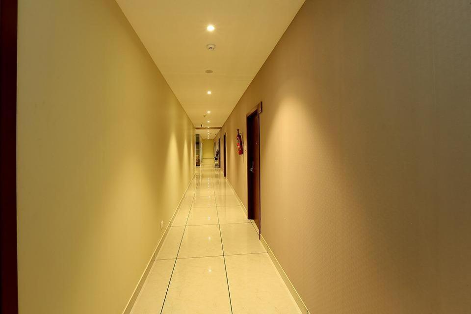 Hotel New York Square กัตตะยัม ภายนอก รูปภาพ